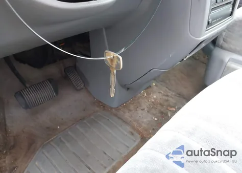 1998 Toyota Sienna Le z USA, uszkodzony, nr VIN 4T3ZF13CXWU058705